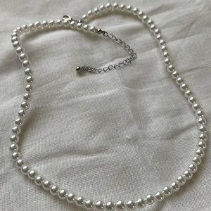 Imitation Pearl necklace